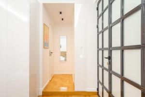 Urban Chic - Greecing