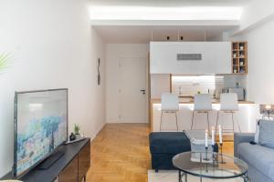 Urban Chic - Greecing