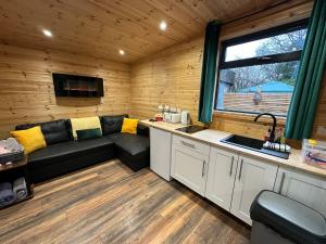The Secret Garden - Hot Tub North Coast Stay