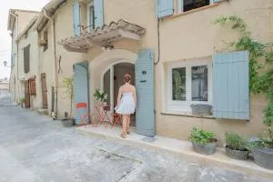 LA SUITE D’AMOUR Cucuron : une maison de village. - 沃日讷