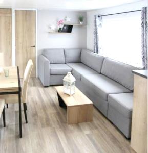 Bungalow charmant à Canet-en-Roussillon avec piscine