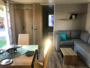 Bungalow charmant à Canet-en-Roussillon avec piscine