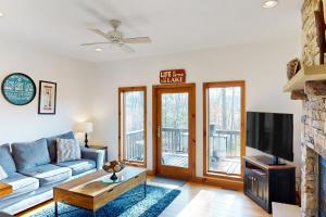 Slopeslide Lakehouse