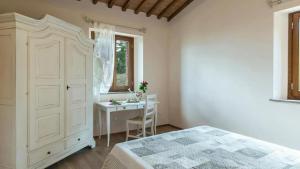 Casale con vista colline