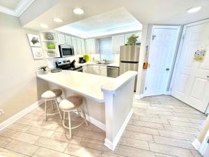 4048 Beachside One