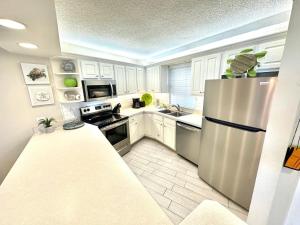 4048 Beachside One