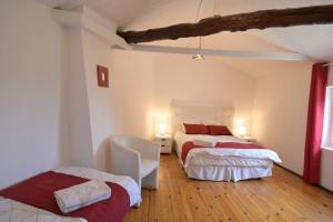 Maisons de vacances Maison de 5 chambres avec piscine privee sauna et terrasse a Bellegarde Poussieu : photos des chambres