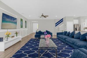 Spacious Pool Home Great Location-6020OGL