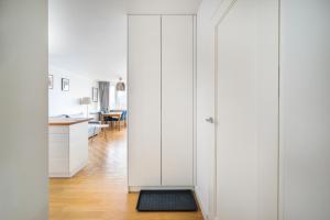 Plac Zawiszy Cosy Apartment by BookingHost