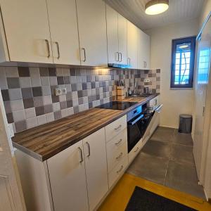 Charites: Terrace with Seaview - 100m to the beach