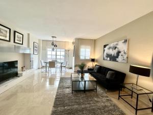 Urbe10 Ferrandiz 2 Bedrooms Apartment - 3-gwiazdkowe hotele w mieście Malaga