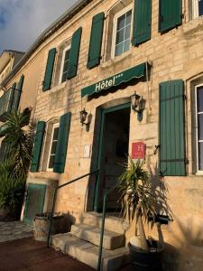 Hotels AUBERGE DU PORCHE : photos des chambres