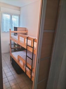 Maisons de vacances Maison calme avec piscine - La Roseraie : photos des chambres