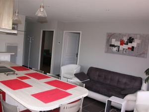 Maison moderne proche de Chartres avec parking privé - FR-1-581-127