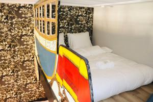 Child favorite coach house city villa tilburg