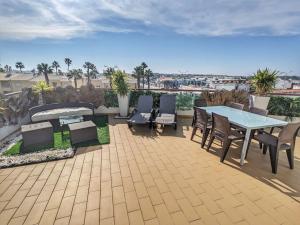 Penthouse With Sea View & Private Terrace