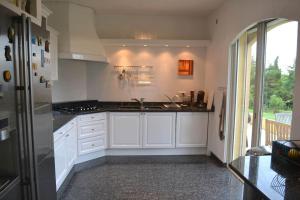 Villa Grasse vue mer exceptionnelle 8P piscine intérieure