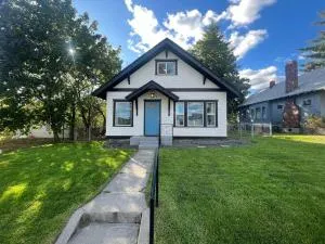 Renovated 3bd 1bth Home in North Spokane Near DT - Mead