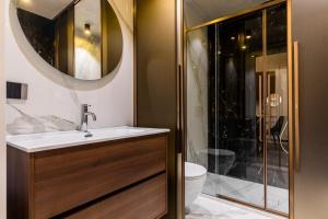 Dalì Duomo Golden House