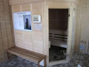 Holiday apartment surfers