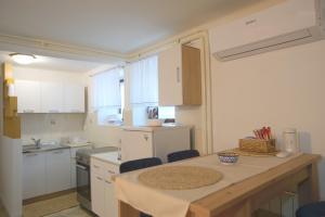 Bamboo Oasis Apartment with terrace in the garden and free parking, Rijeka