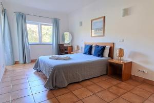 Spacious Apartment near Porto de Mos Beach, Lagos.