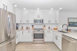 Beautifully Renovated 2 BR. Condo On The Golden Mile-Stunning Ocean Views-Ocean Forest Villas A-305