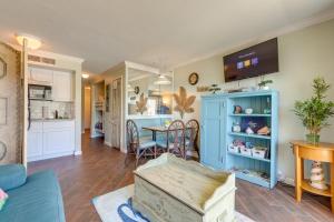 Gulf-View Balcony, Near Beach! Galveston Retreat