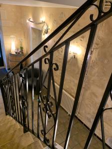 Hotels AUBERGE DU PORCHE : photos des chambres