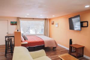 One-Bedroom Apartment room in Helper Apartment