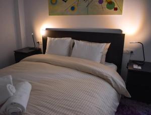 Glyfada Maisonette by Taurus