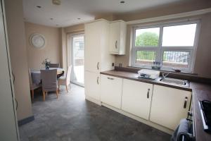 Luxury Townhouse: LDerry City BT48 7JX