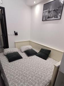 Bright small studio Paris Saint Ouen