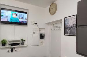 Bright small studio Paris Saint Ouen