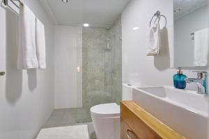 Hermoso y moderno apto en Bella Vista, 9 personas, piscina.