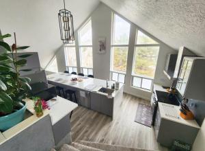 Large 3200sf A-Frame House close to Snowbird Alta Ski &Stunning Mountain View!