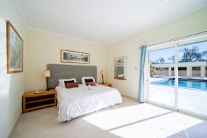 Casa Ferrel - Luxury 9 Bedroom Villa with Indoor & Outdoor Pools