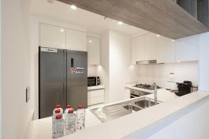 Burj Khalifa View, High Floor, Dubai Mall Access, Gym, Infinity-Pool, Playground, BBQ, Family Friendly