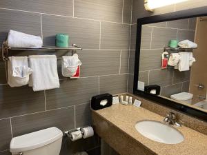 Queen Room with Two Queen Beds - Non-Smoking room in Ramada by Wyndham Rochelle Park Near Paramus