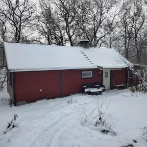 Ekbacken - naturskön stuga med närhet till havet