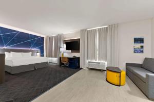 King Suite - Non-Smoking room in Comfort Suites Bastrop