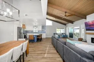 Brand New Modern Home by the Beach with Patio & BBQ - Bay Shores