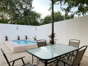 Kaab: Exclusividad y confort en un oasis vacacional con piscina - Tixkokob