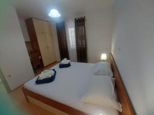 Apartments with parking space Pakostane, Biograd - 22375