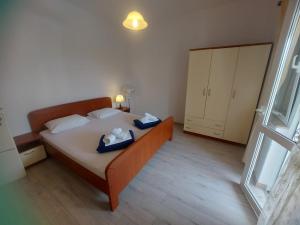 Apartments with parking space Pakostane, Biograd - 22375