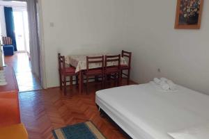 Apartments by the sea Drasnice, Makarska - 22398