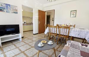 Apartments with parking space Umag - 22473