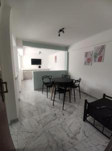 Dpto Falucho8 plaza Colón 2 personas