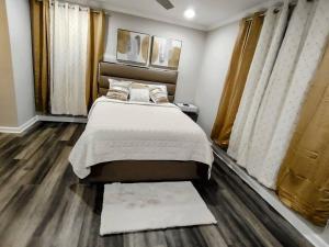 3 Bedroom Jewel: Luxury with Crystal Pool