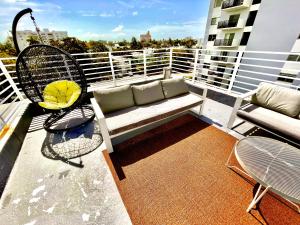 30 GUESTS LUXURY SOUTH BEACH SUITES w ROOFTOP